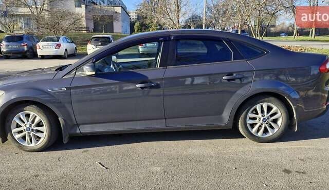 Серый Форд Мондео, объемом двигателя 1.6 л и пробегом 120 тыс. км за 8500 $, фото 3 на Automoto.ua