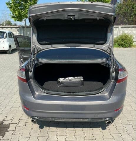 Серый Форд Мондео, объемом двигателя 2 л и пробегом 192 тыс. км за 7300 $, фото 6 на Automoto.ua