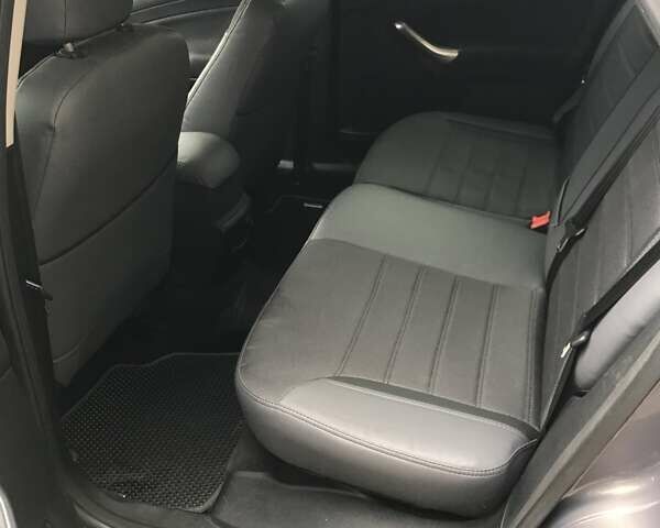 Серый Форд Мондео, объемом двигателя 2 л и пробегом 150 тыс. км за 11000 $, фото 10 на Automoto.ua