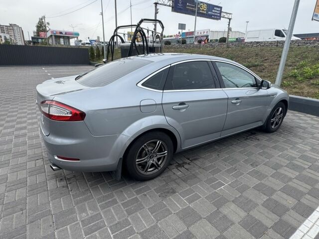 Сірий Форд Мондео, об'ємом двигуна 2 л та пробігом 201 тис. км за 9200 $, фото 3 на Automoto.ua