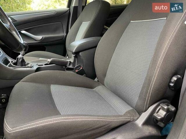 Сірий Форд Мондео, об'ємом двигуна 2 л та пробігом 167 тис. км за 7900 $, фото 17 на Automoto.ua
