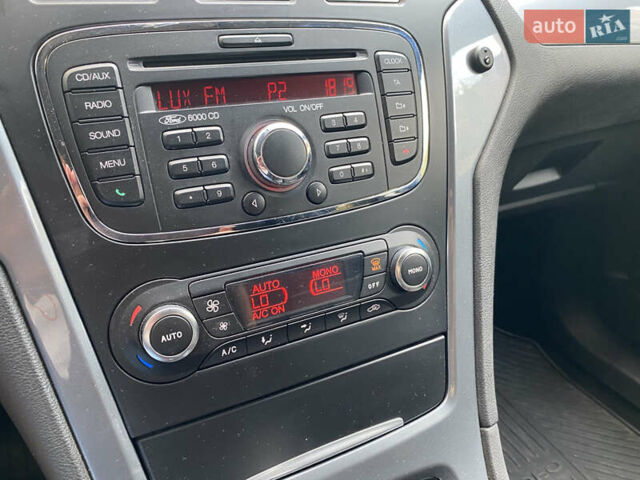 Серый Форд Мондео, объемом двигателя 2 л и пробегом 165 тыс. км за 8700 $, фото 32 на Automoto.ua