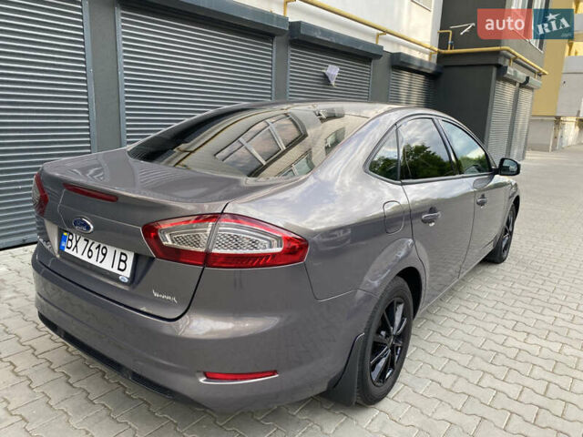 Серый Форд Мондео, объемом двигателя 2 л и пробегом 165 тыс. км за 8700 $, фото 5 на Automoto.ua