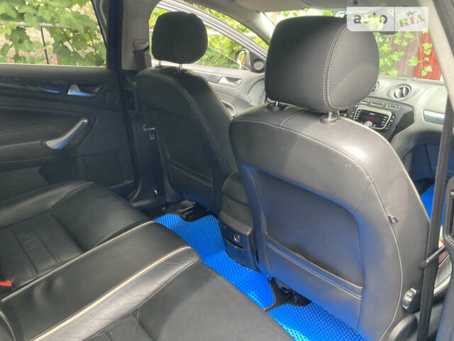 Сірий Форд Мондео, об'ємом двигуна 2 л та пробігом 265 тис. км за 10500 $, фото 6 на Automoto.ua