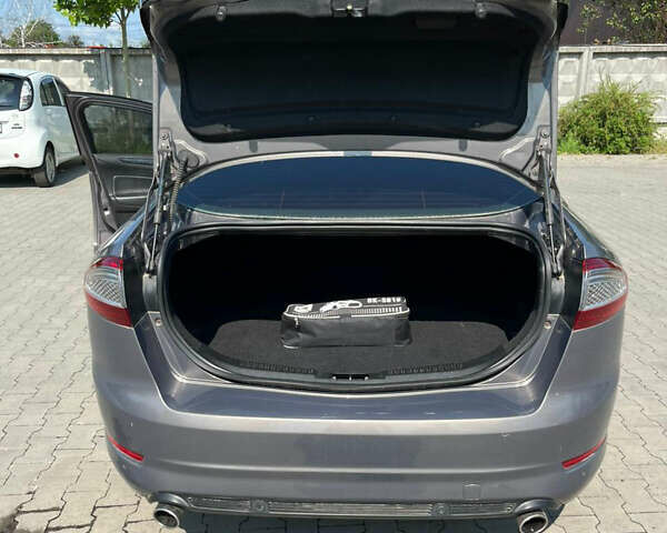 Серый Форд Мондео, объемом двигателя 2 л и пробегом 195 тыс. км за 7600 $, фото 8 на Automoto.ua