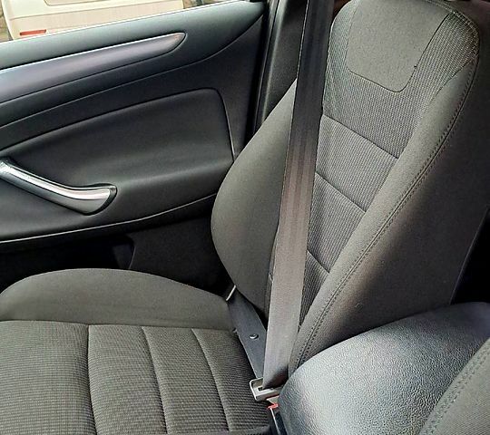 Серый Форд Мондео, объемом двигателя 2 л и пробегом 120 тыс. км за 9800 $, фото 9 на Automoto.ua