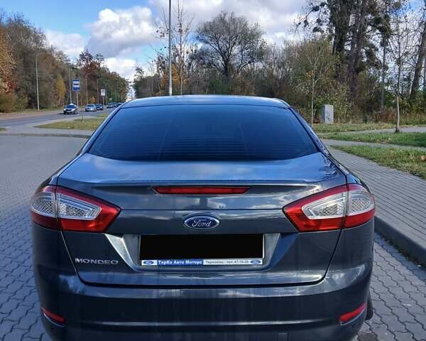Серый Форд Мондео, объемом двигателя 2 л и пробегом 155 тыс. км за 6000 $, фото 1 на Automoto.ua