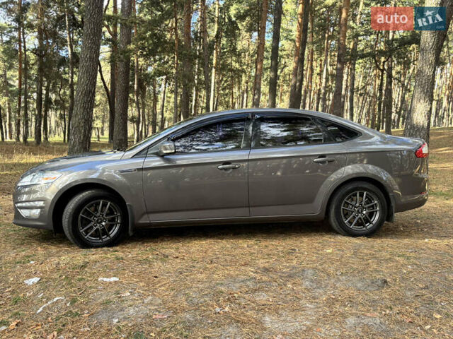 Серый Форд Мондео, объемом двигателя 1.6 л и пробегом 153 тыс. км за 8900 $, фото 2 на Automoto.ua