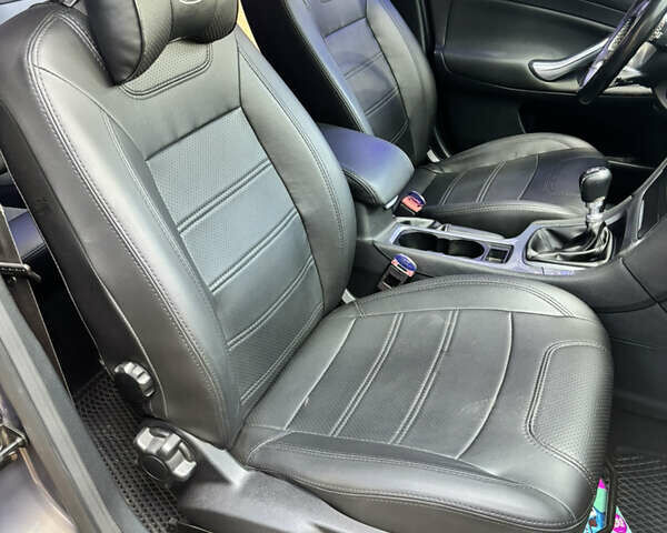 Серый Форд Мондео, объемом двигателя 1.6 л и пробегом 153 тыс. км за 8900 $, фото 11 на Automoto.ua