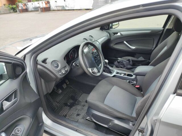 Серый Форд Мондео, объемом двигателя 1.6 л и пробегом 66 тыс. км за 8200 $, фото 8 на Automoto.ua