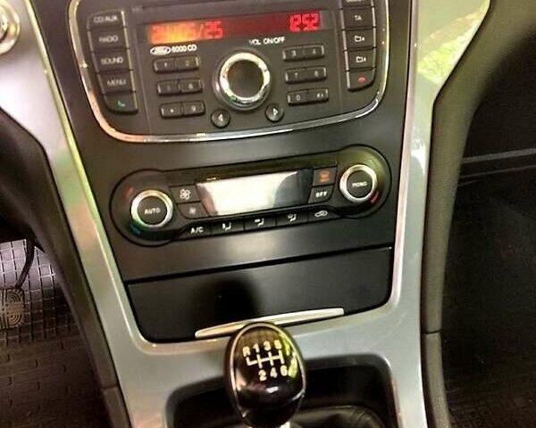 Серый Форд Мондео, объемом двигателя 1.6 л и пробегом 170 тыс. км за 7199 $, фото 4 на Automoto.ua