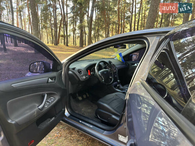 Серый Форд Мондео, объемом двигателя 1.6 л и пробегом 153 тыс. км за 8900 $, фото 7 на Automoto.ua