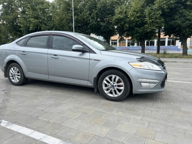 Серый Форд Мондео, объемом двигателя 1.6 л и пробегом 211 тыс. км за 7000 $, фото 2 на Automoto.ua
