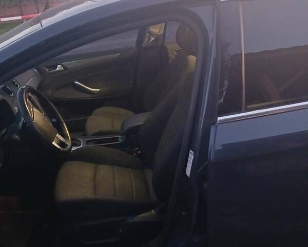 Серый Форд Мондео, объемом двигателя 2 л и пробегом 209 тыс. км за 6300 $, фото 2 на Automoto.ua