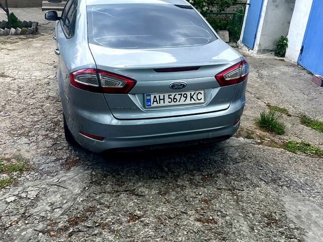 Сірий Форд Мондео, об'ємом двигуна 1.6 л та пробігом 300 тис. км за 7500 $, фото 1 на Automoto.ua