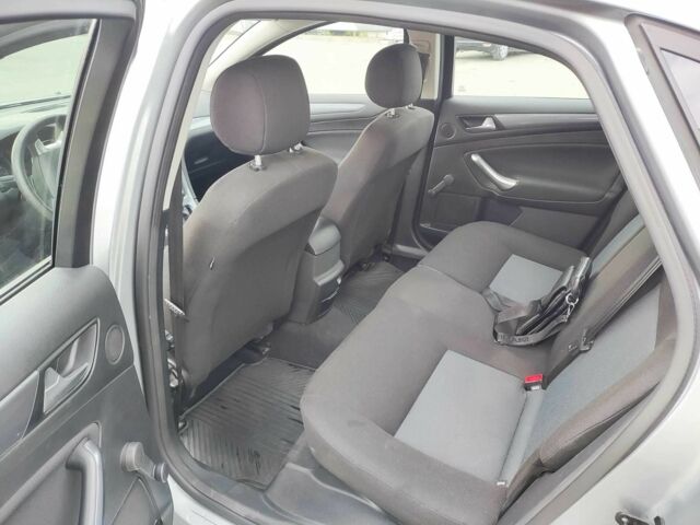 Форд Мондео 2012 в Черновцах на Automoto.ua Серый Форд Мондео, объемом двигателя 1.6 л и пробегом 66 тыс. км за 8200 $, фото 9 на Automoto.ua