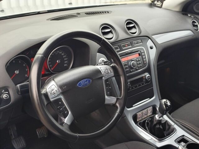 Сірий Форд Мондео, об'ємом двигуна 1.6 л та пробігом 219 тис. км за 6500 $, фото 18 на Automoto.ua