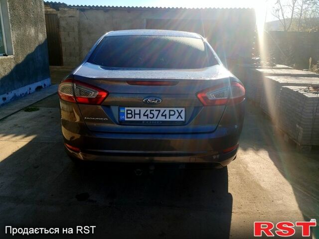 Серый Форд Мондео, объемом двигателя 1.6 л и пробегом 220 тыс. км за 5900 $, фото 1 на Automoto.ua