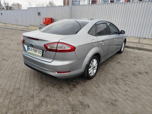 Сірий Форд Мондео, об'ємом двигуна 1.6 л та пробігом 219 тис. км за 6500 $, фото 3 на Automoto.ua