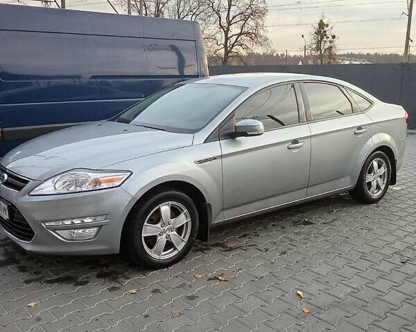 Серый Форд Мондео, объемом двигателя 2 л и пробегом 180 тыс. км за 10000 $, фото 4 на Automoto.ua