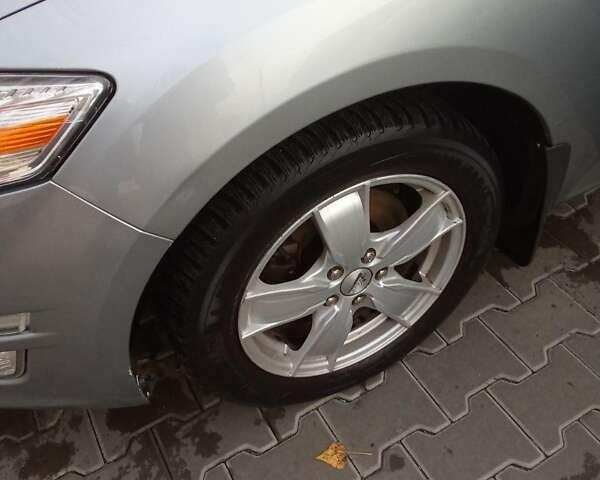 Серый Форд Мондео, объемом двигателя 2 л и пробегом 180 тыс. км за 10000 $, фото 12 на Automoto.ua