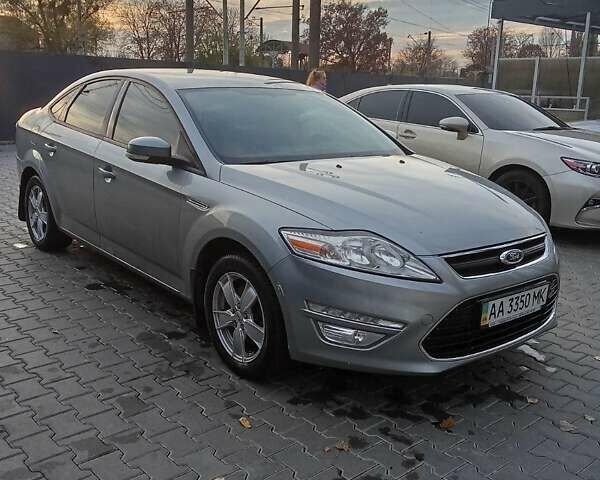 Серый Форд Мондео, объемом двигателя 2 л и пробегом 180 тыс. км за 10000 $, фото 1 на Automoto.ua