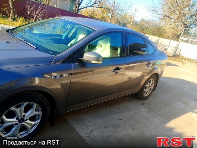 Серый Форд Мондео, объемом двигателя 1.6 л и пробегом 220 тыс. км за 5900 $, фото 5 на Automoto.ua