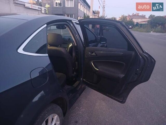 Серый Форд Мондео, объемом двигателя 2 л и пробегом 209 тыс. км за 6300 $, фото 4 на Automoto.ua