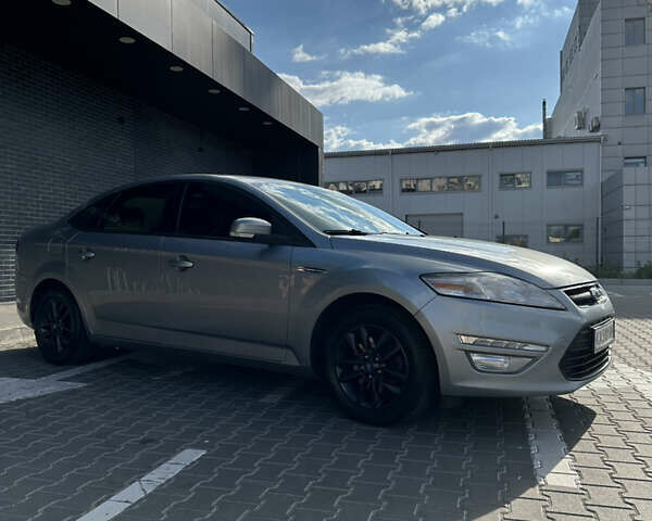 Сірий Форд Мондео, об'ємом двигуна 2 л та пробігом 269 тис. км за 7500 $, фото 14 на Automoto.ua