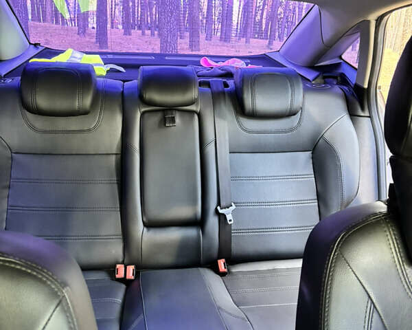 Серый Форд Мондео, объемом двигателя 1.6 л и пробегом 153 тыс. км за 8900 $, фото 10 на Automoto.ua