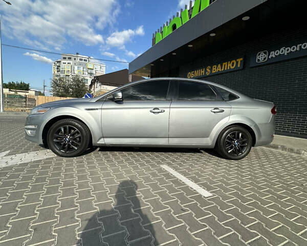 Сірий Форд Мондео, об'ємом двигуна 2 л та пробігом 269 тис. км за 7500 $, фото 4 на Automoto.ua