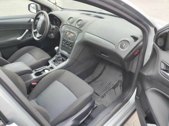 Серый Форд Мондео, объемом двигателя 1.6 л и пробегом 66 тыс. км за 8200 $, фото 11 на Automoto.ua