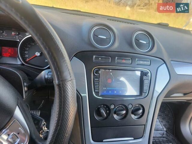 Сірий Форд Мондео, об'ємом двигуна 1.6 л та пробігом 188 тис. км за 6500 $, фото 3 на Automoto.ua
