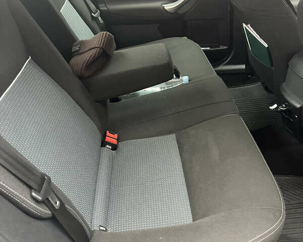 Серый Форд Мондео, объемом двигателя 1.6 л и пробегом 162 тыс. км за 7800 $, фото 2 на Automoto.ua