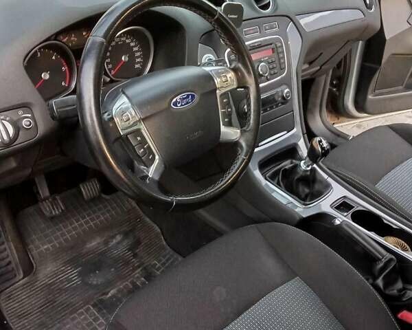 Серый Форд Мондео, объемом двигателя 2 л и пробегом 180 тыс. км за 10000 $, фото 24 на Automoto.ua