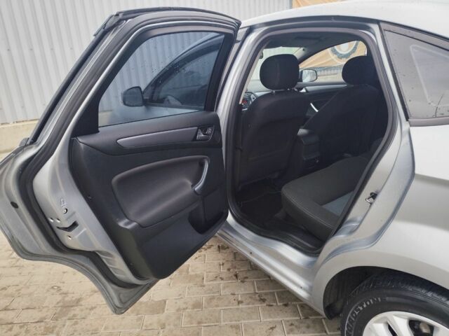 Сірий Форд Мондео, об'ємом двигуна 1.6 л та пробігом 219 тис. км за 6500 $, фото 14 на Automoto.ua