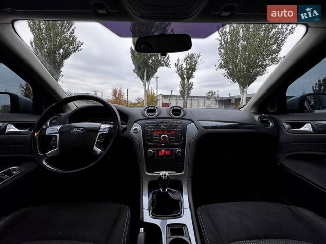 Форд Мондео 2012 в Днепре (Днепропетровске) на Automoto.ua Серый Форд Мондео, объемом двигателя 1.6 л и пробегом 232 тыс. км за 6800 $, фото 9 на Automoto.ua