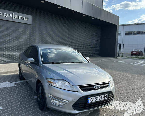 Сірий Форд Мондео, об'ємом двигуна 2 л та пробігом 269 тис. км за 7500 $, фото 3 на Automoto.ua