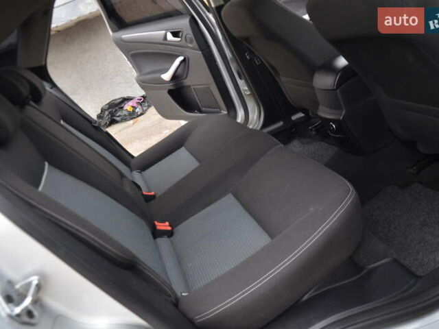 Серый Форд Мондео, объемом двигателя 2 л и пробегом 206 тыс. км за 7750 $, фото 62 на Automoto.ua