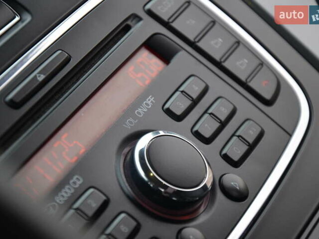 Сірий Форд Мондео, об'ємом двигуна 2 л та пробігом 206 тис. км за 7888 $, фото 43 на Automoto.ua