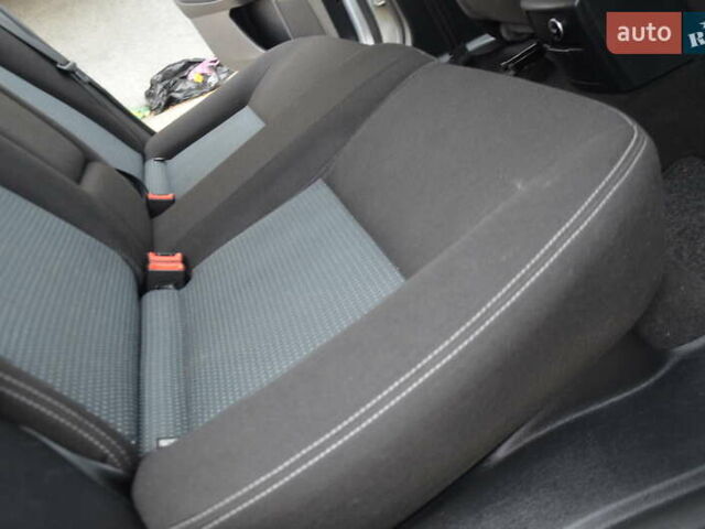 Сірий Форд Мондео, об'ємом двигуна 2 л та пробігом 206 тис. км за 7888 $, фото 50 на Automoto.ua