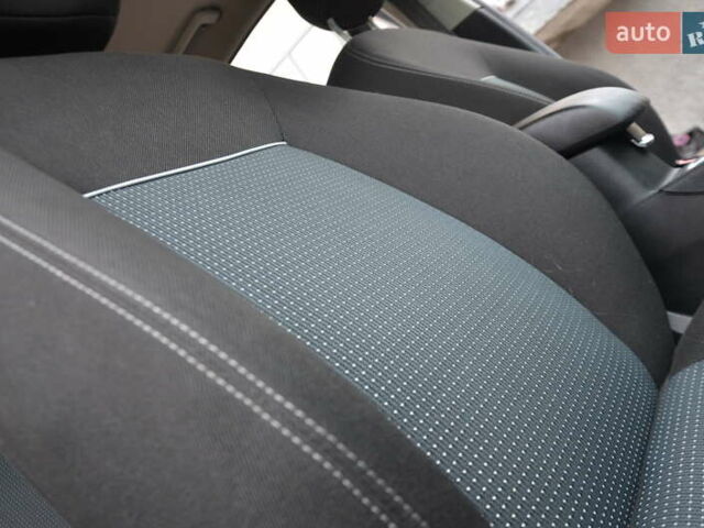 Серый Форд Мондео, объемом двигателя 2 л и пробегом 206 тыс. км за 7750 $, фото 60 на Automoto.ua