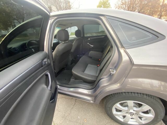 Серый Форд Мондео, объемом двигателя 1.6 л и пробегом 266 тыс. км за 11500 $, фото 14 на Automoto.ua