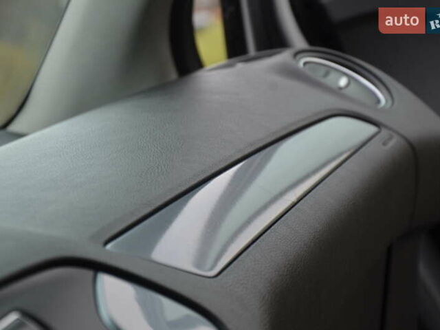 Сірий Форд Мондео, об'ємом двигуна 2 л та пробігом 206 тис. км за 7888 $, фото 44 на Automoto.ua