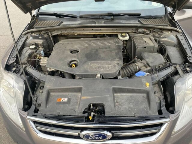 Серый Форд Мондео, объемом двигателя 1.6 л и пробегом 266 тыс. км за 11500 $, фото 13 на Automoto.ua