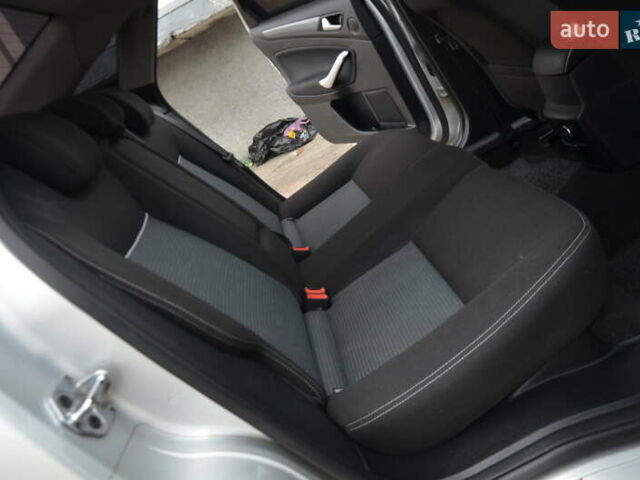 Серый Форд Мондео, объемом двигателя 2 л и пробегом 206 тыс. км за 7750 $, фото 52 на Automoto.ua