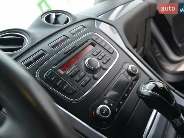 Серый Форд Мондео, объемом двигателя 2 л и пробегом 206 тыс. км за 7750 $, фото 40 на Automoto.ua