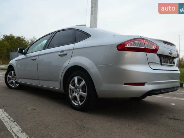 Сірий Форд Мондео, об'ємом двигуна 2 л та пробігом 206 тис. км за 7888 $, фото 29 на Automoto.ua