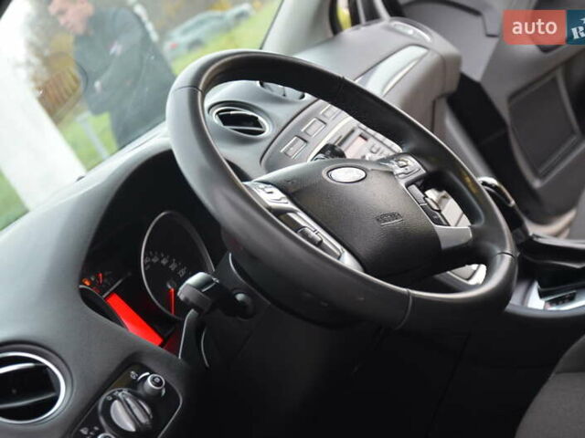 Серый Форд Мондео, объемом двигателя 2 л и пробегом 206 тыс. км за 7750 $, фото 64 на Automoto.ua