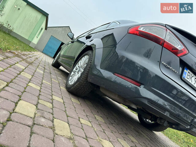 Серый Форд Мондео, объемом двигателя 1.56 л и пробегом 230 тыс. км за 10500 $, фото 51 на Automoto.ua